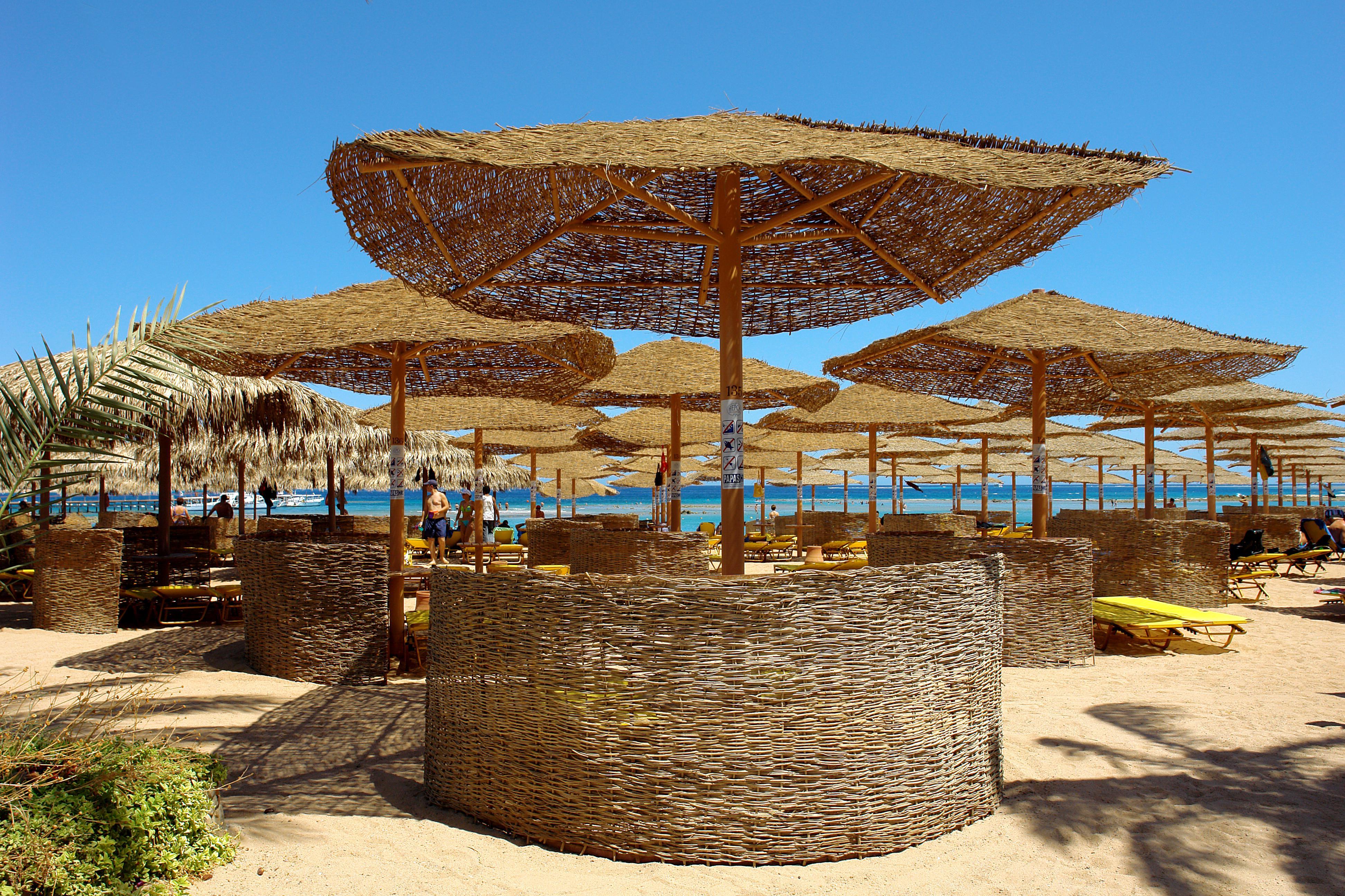 Jaz Makadi Saraya Resort Hurghada Eksteriør billede Beach bar in Egypt