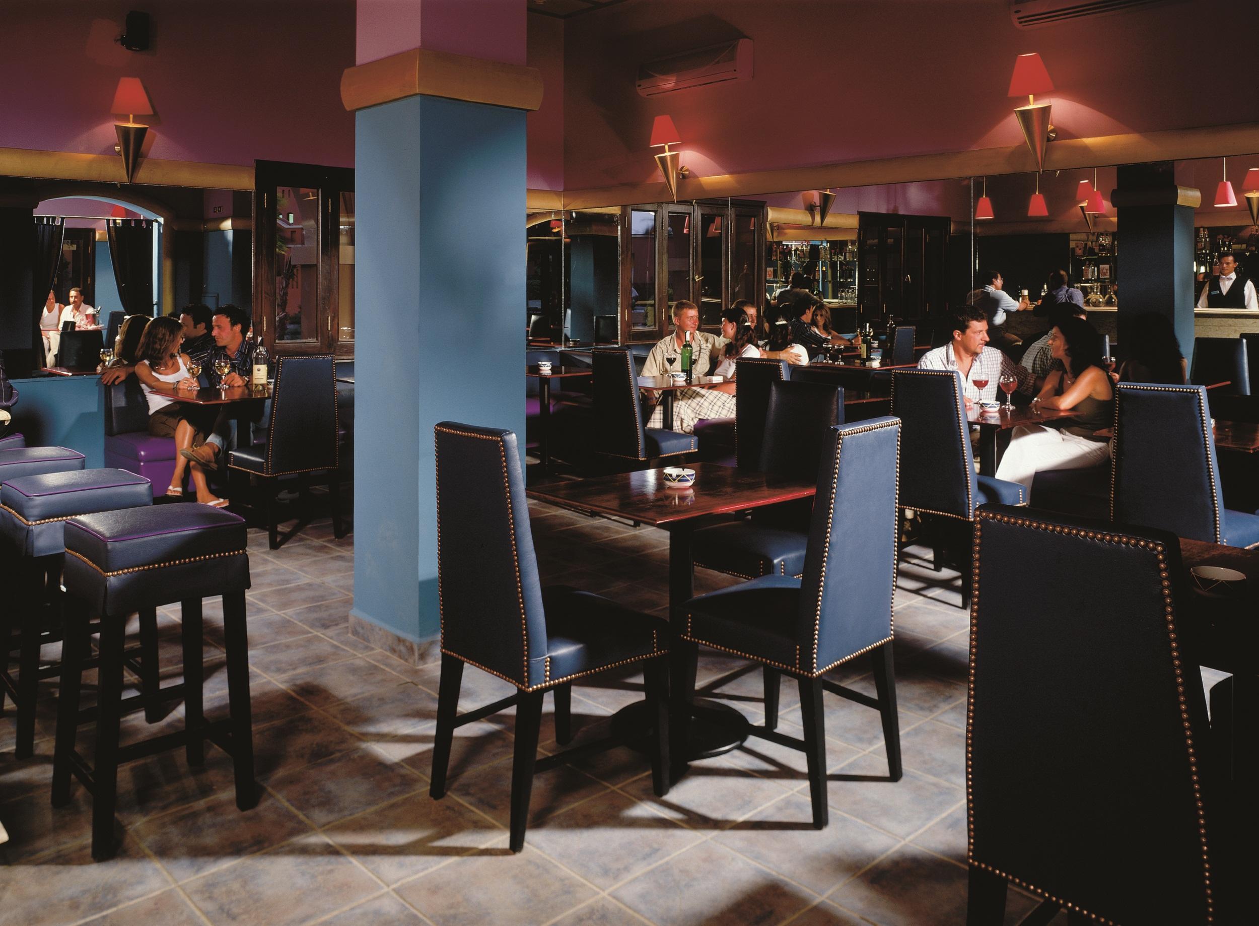 Jaz Makadi Saraya Resort Hurghada Restaurant billede The bar at the Mirage